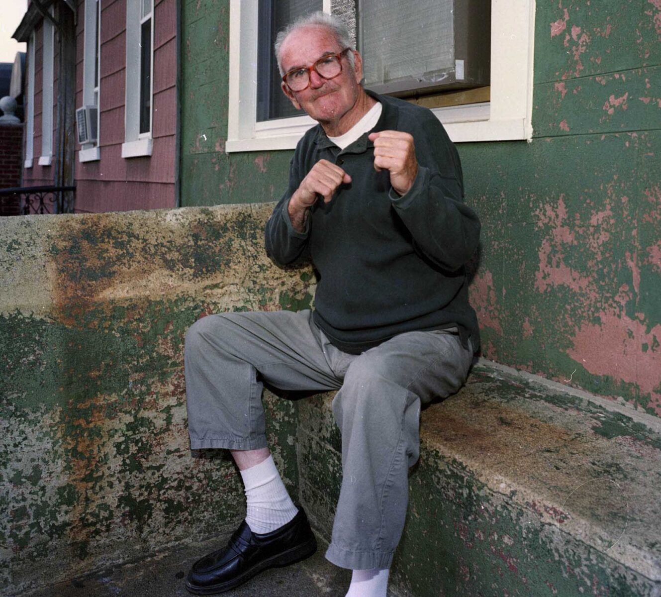 works-stoop-willimsburg neighborhood friends-13