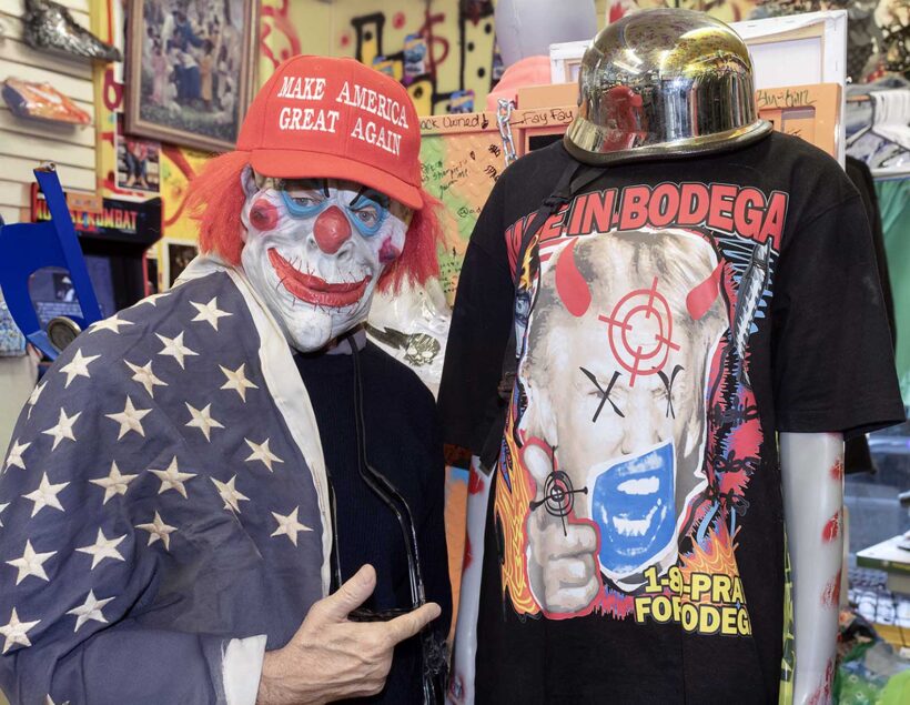 maga-trump-circus-perfomance politics