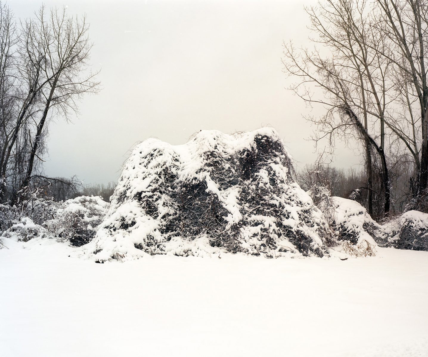 Pictures of the Lost Source - cities, industrial neighborhoods, disappearing America, Rust Belt, waterfalls, moonlight, badlands, night photograohy, streets, bronx, brooklyn, queens, new jersey, cleveland, chicago, steubenville, weirton, warren, industry, steel mills, factories, homes old
