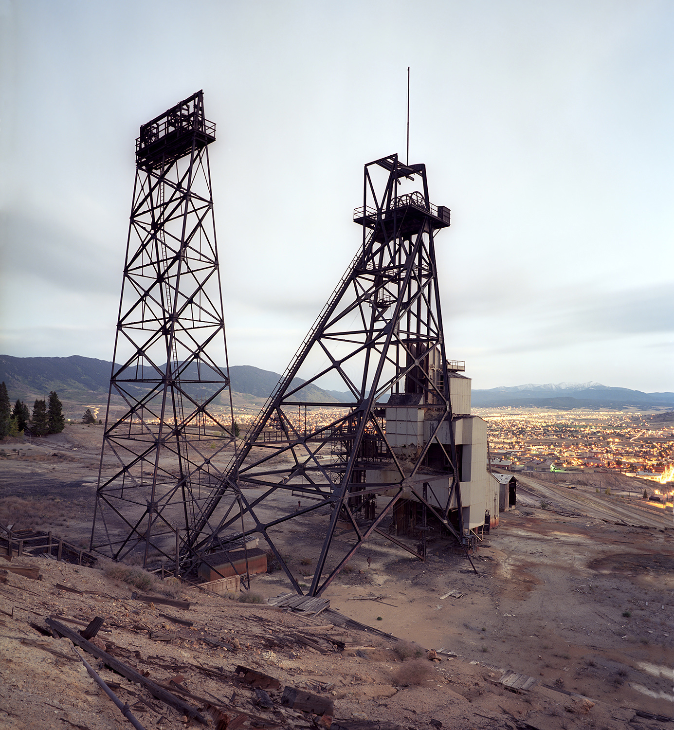 The Kelly Mine, Headframe & City